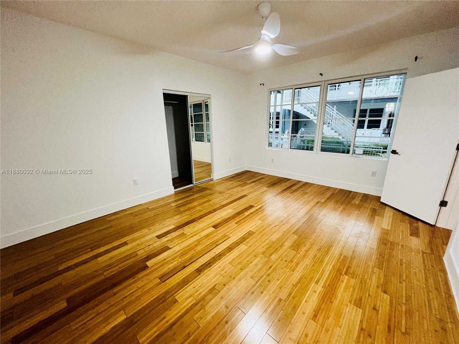 Small Image of 960 BAY DR #912, Miami Beach Number 7