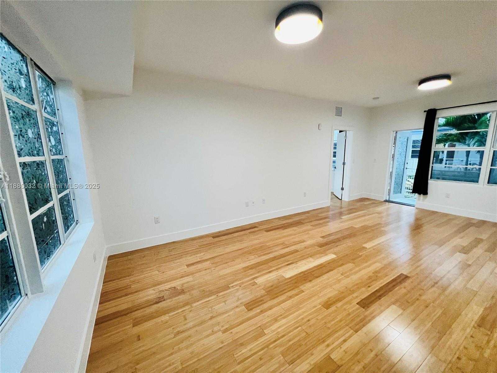 Small Image of 960 BAY DR #912, Miami Beach Number 8