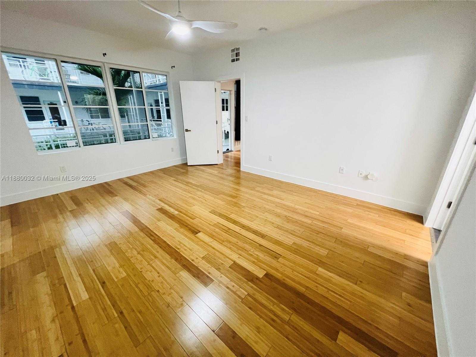 Small Image of 960 BAY DR #912, Miami Beach Number 9