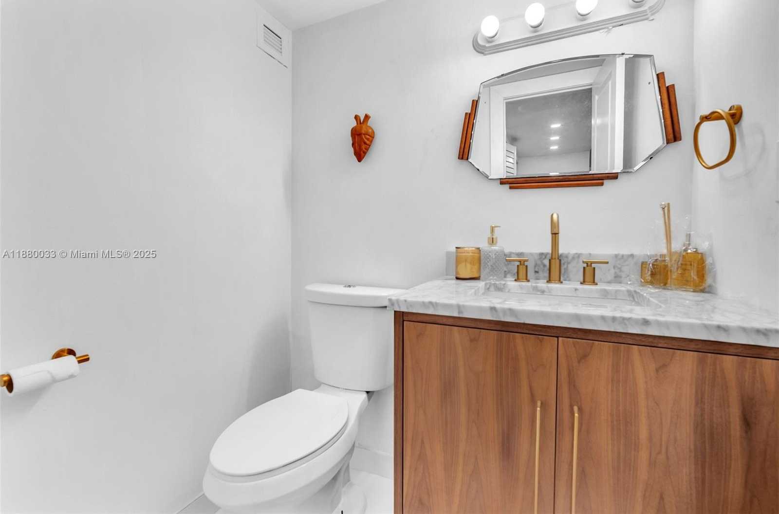 Small Image of 17021 NORTH BAY RD #206, Sunny Isles Beach Number 11