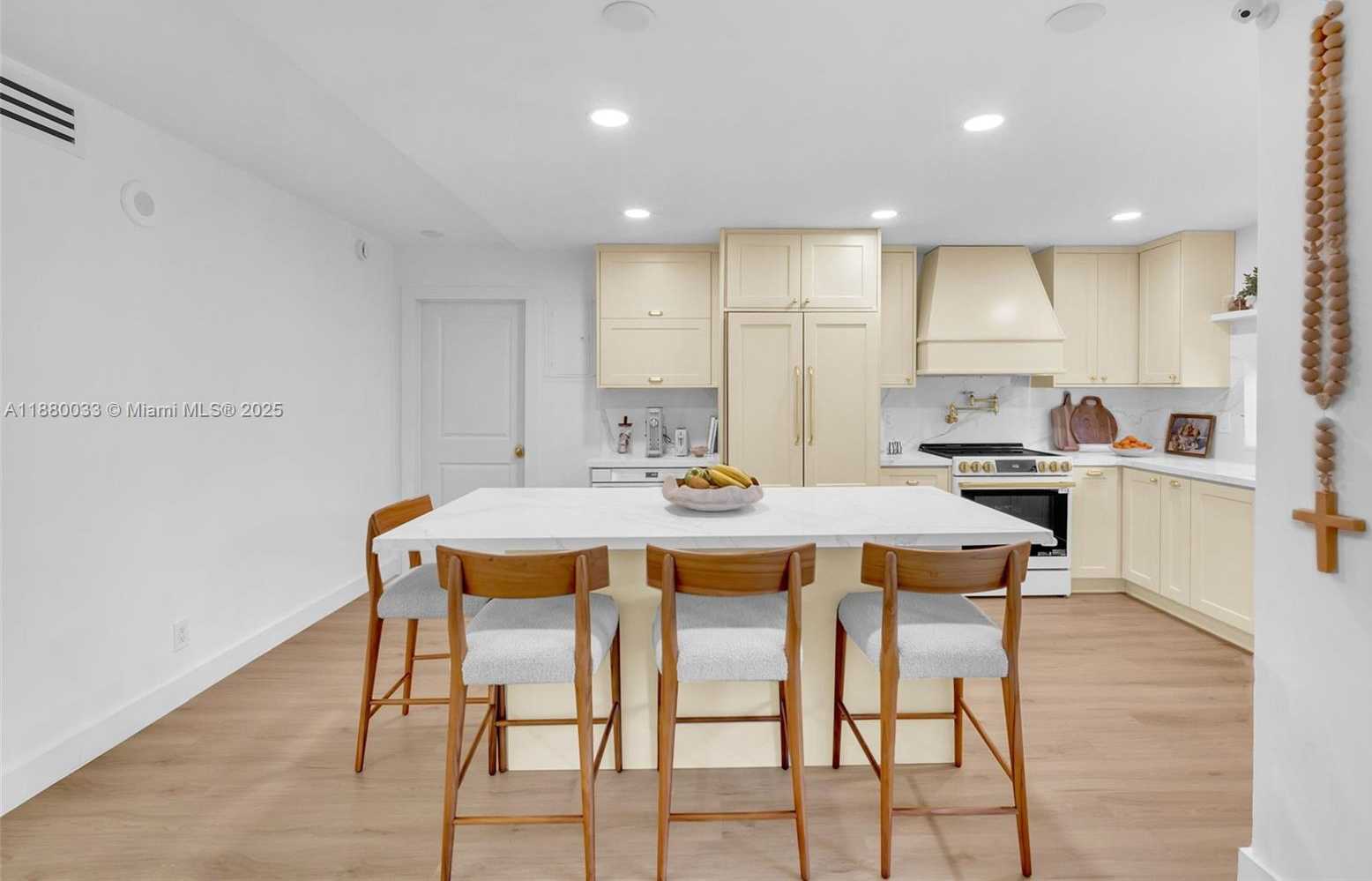 Small Image of 17021 NORTH BAY RD #206, Sunny Isles Beach Number 2