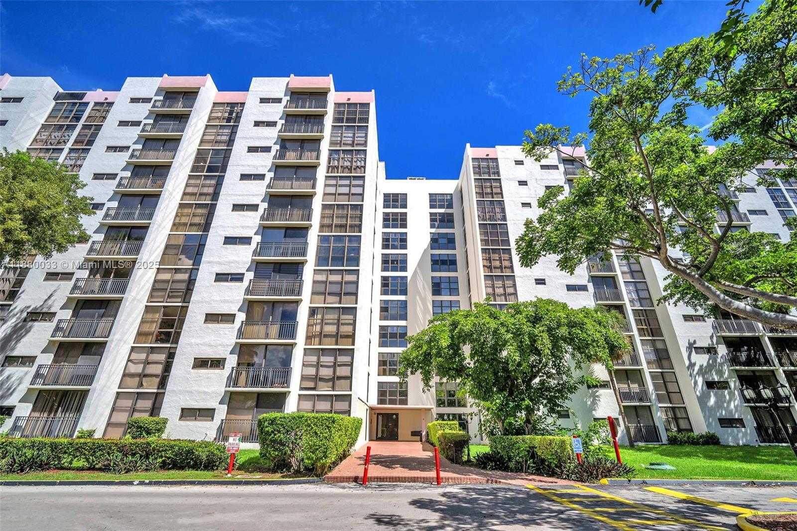 Small Image of 17021 NORTH BAY RD #206, Sunny Isles Beach Number 26