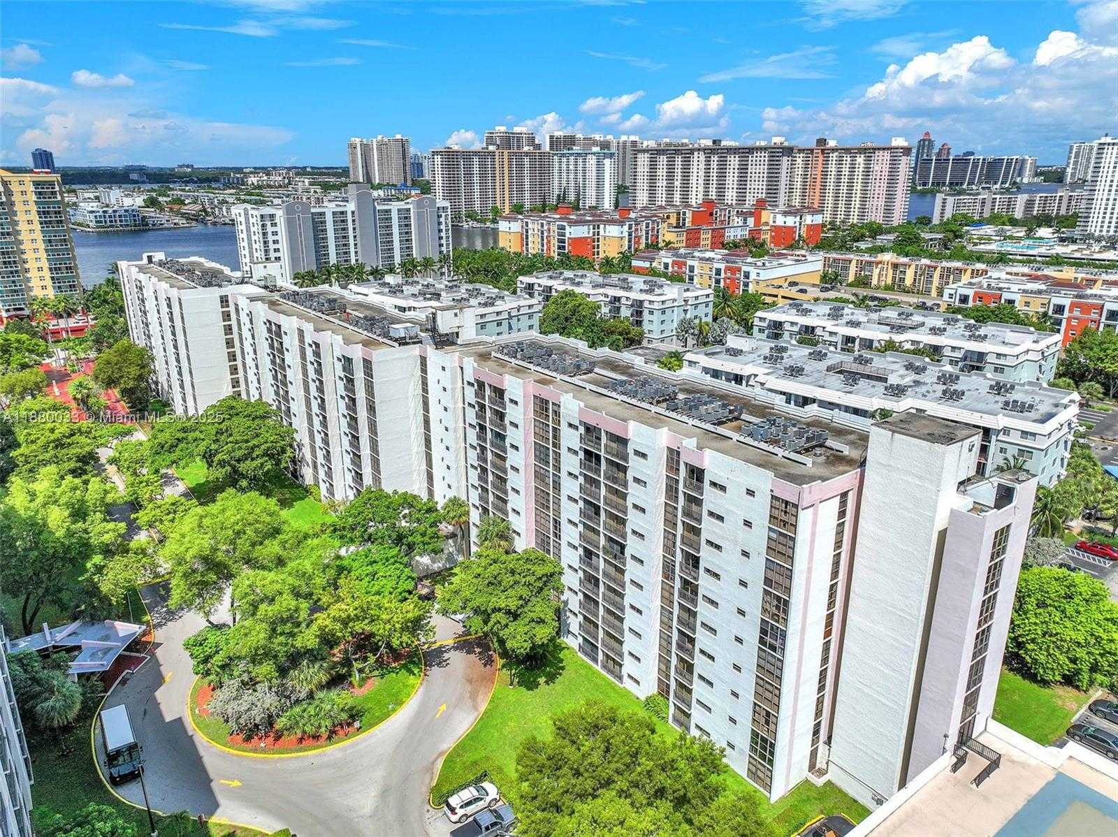 Small Image of 17021 NORTH BAY RD #206, Sunny Isles Beach Number 27