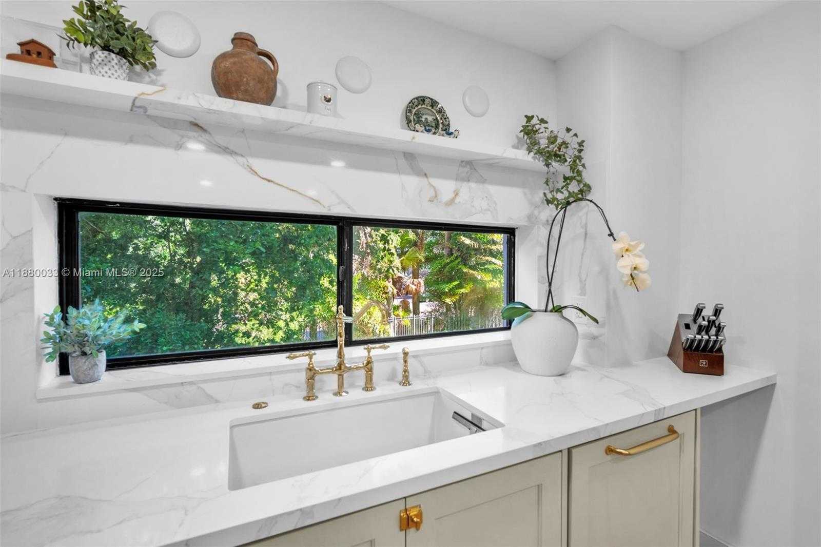 Small Image of 17021 NORTH BAY RD #206, Sunny Isles Beach Number 6