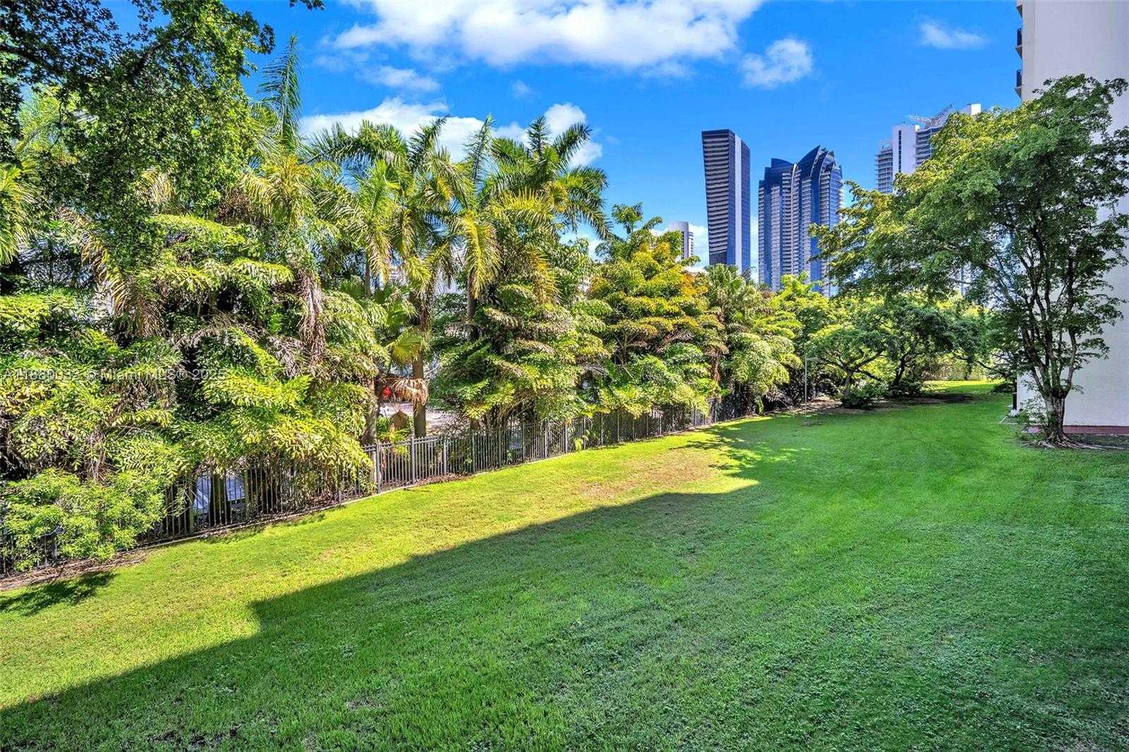 Small Image of 17021 NORTH BAY RD #206, Sunny Isles Beach Number 9