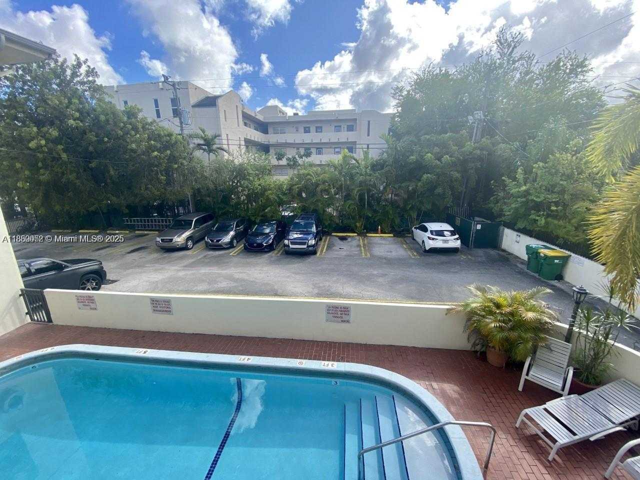 Small Image of 1600 SOUTH LE JEUNE RD #16, Coral Gables Number 17