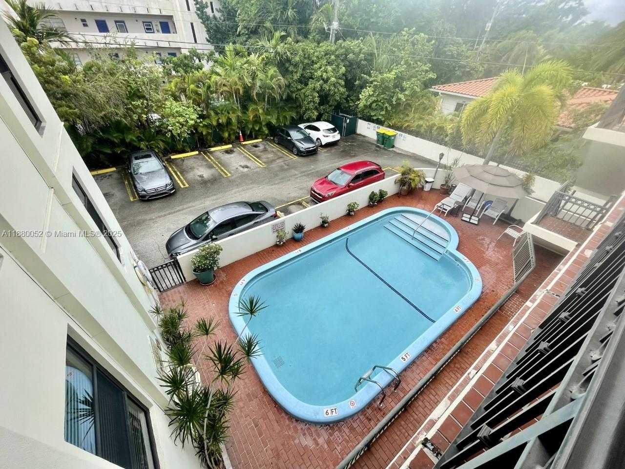 Small Image of 1600 SOUTH LE JEUNE RD #16, Coral Gables Number 2