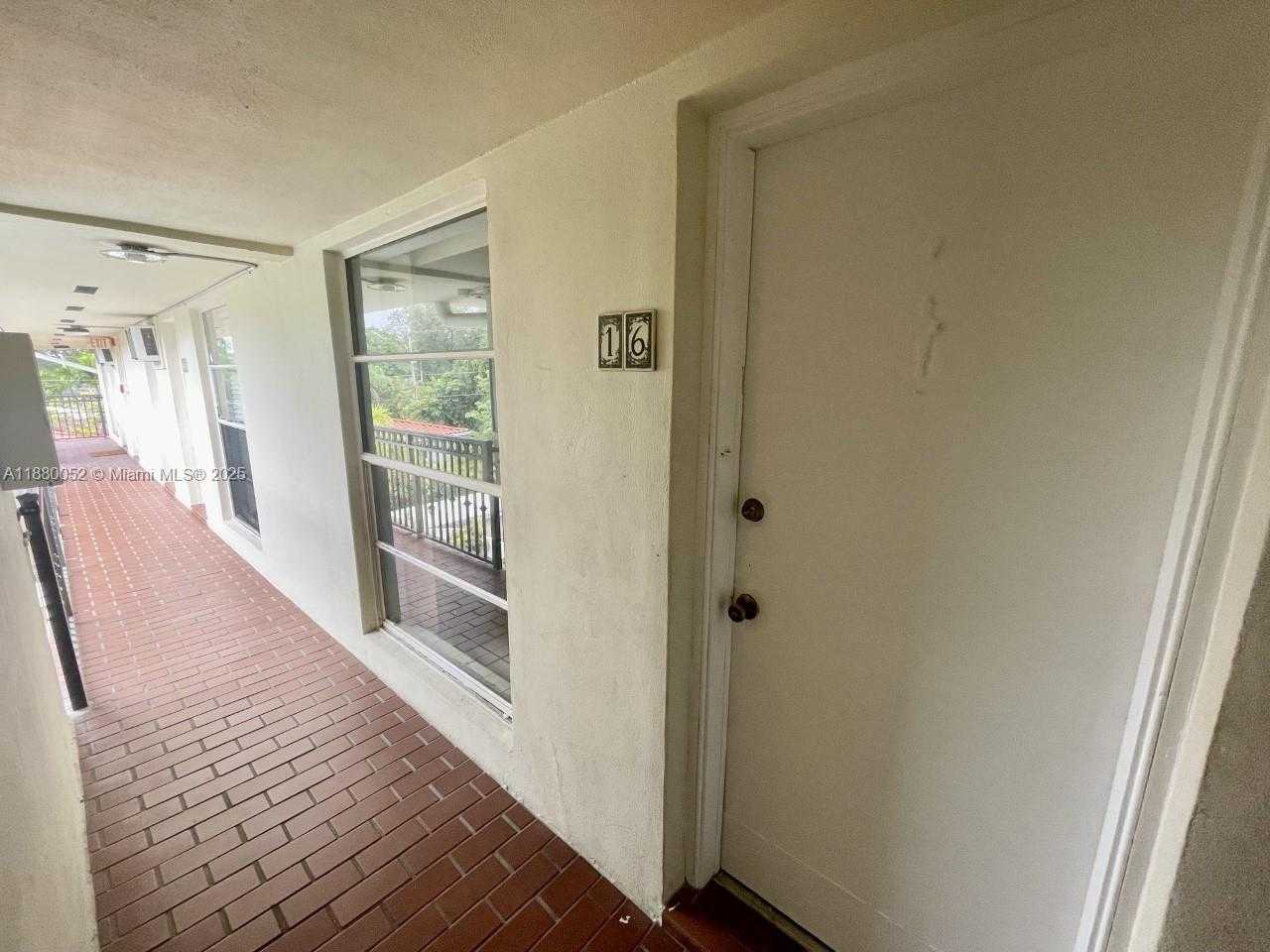 Small Image of 1600 SOUTH LE JEUNE RD #16, Coral Gables Number 3