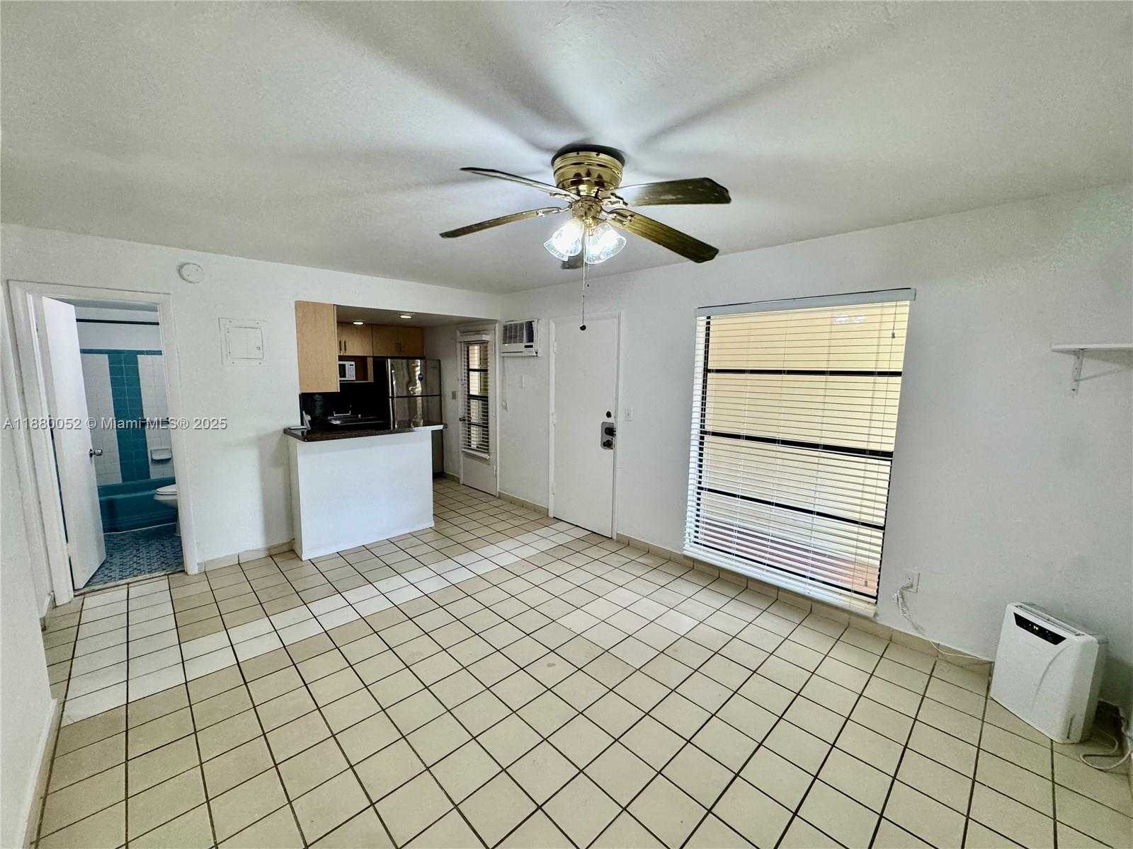 Small Image of 1600 SOUTH LE JEUNE RD #16, Coral Gables Number 4