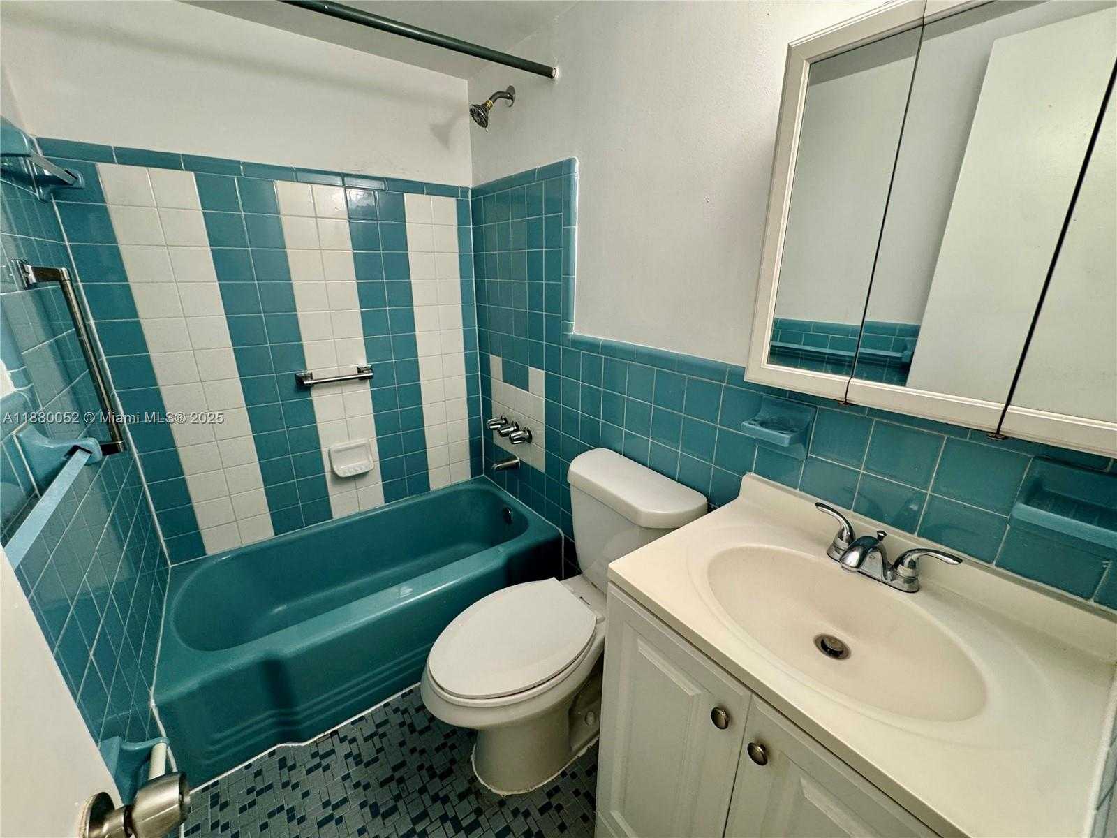 Small Image of 1600 SOUTH LE JEUNE RD #16, Coral Gables Number 8