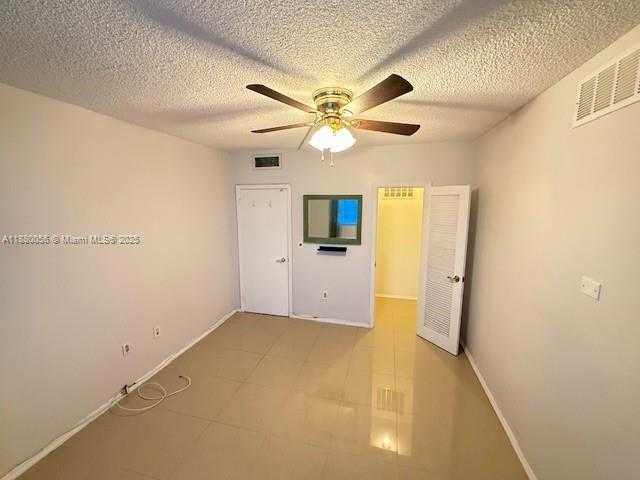 Small Image of 500 BAYVIEW DR #1821, Sunny Isles Beach Number 14