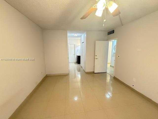 Small Image of 500 BAYVIEW DR #1821, Sunny Isles Beach Number 17