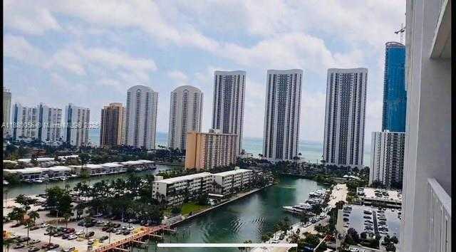 Small Image of 500 BAYVIEW DR #1821, Sunny Isles Beach Number 2