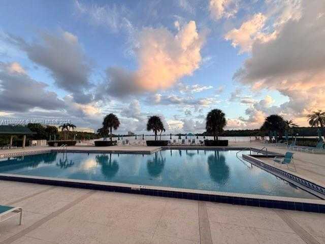 Small Image of 500 BAYVIEW DR #1821, Sunny Isles Beach Number 24