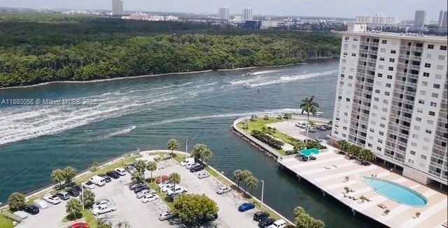 Small Image of 500 BAYVIEW DR #1821, Sunny Isles Beach Number 3