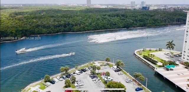 Small Image of 500 BAYVIEW DR #1821, Sunny Isles Beach Number 4