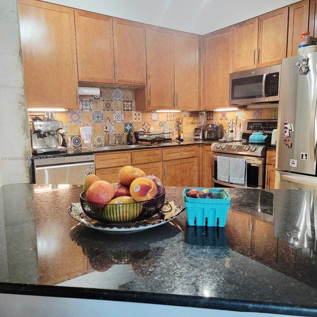 Small Image of 2001 BISCAYNE BLVD #2215, Miami Number 6