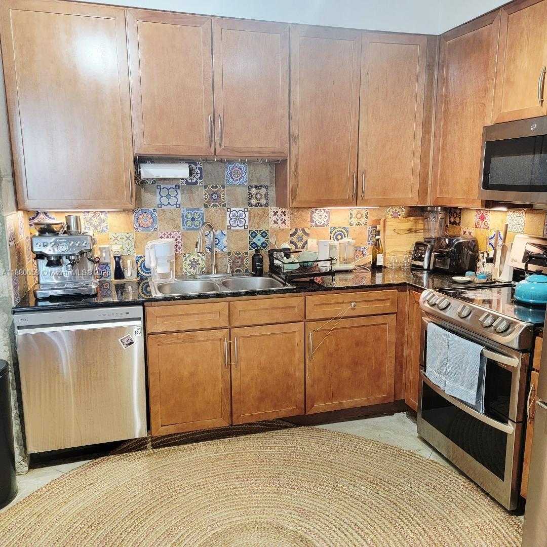 Small Image of 2001 BISCAYNE BLVD #2215, Miami Number 7