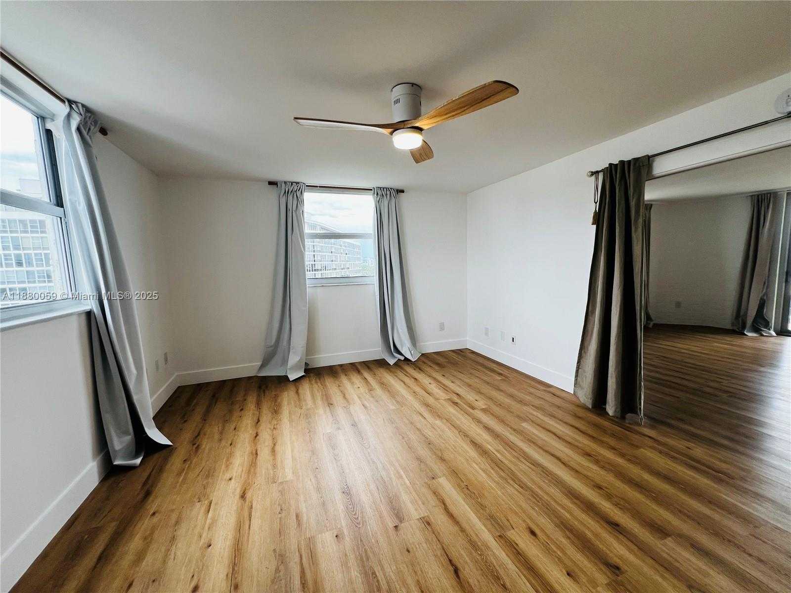 Small Image of 6900 BAY DR #8D, Miami Beach Number 13