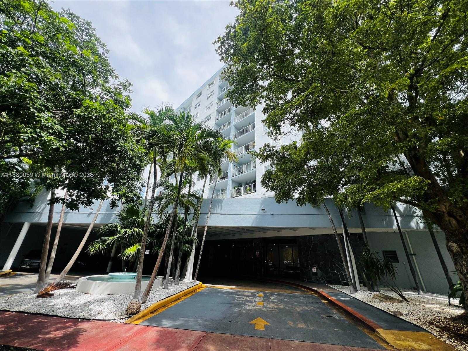 Small Image of 6900 BAY DR #8D, Miami Beach Number 24