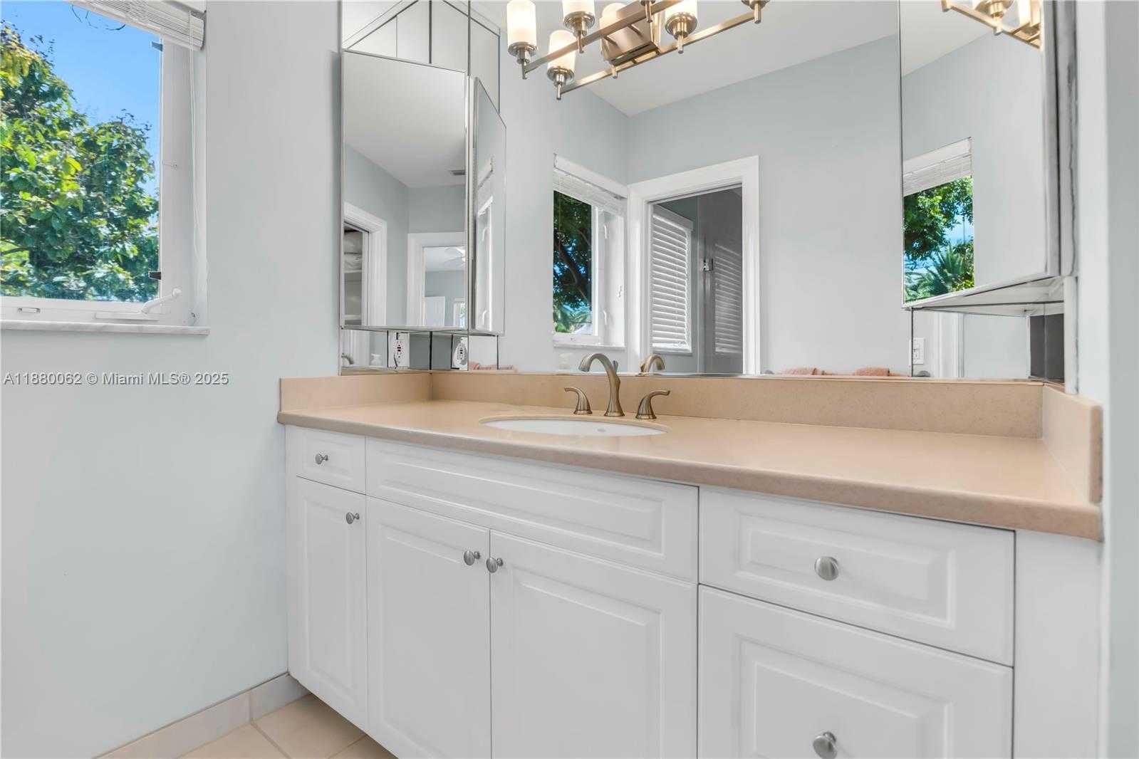 Small Image of 3921 NORTH EAST 31ST AVE, Lighthouse Point Number 19