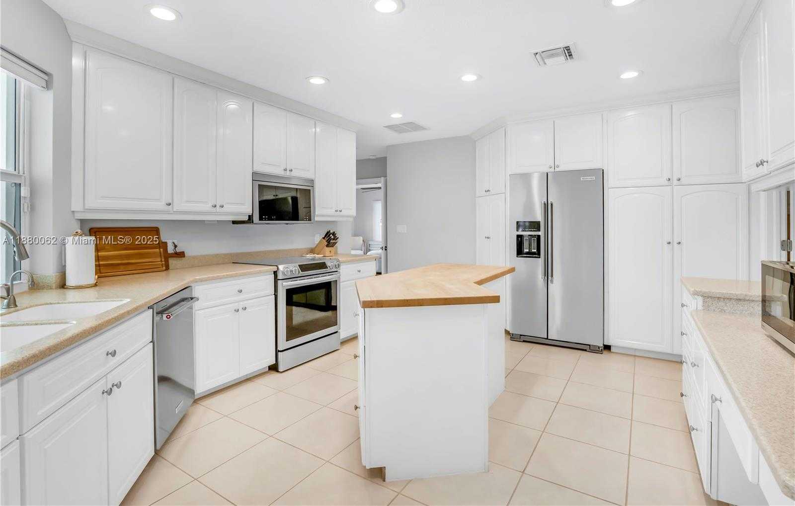 Small Image of 3921 NORTH EAST 31ST AVE, Lighthouse Point Number 22
