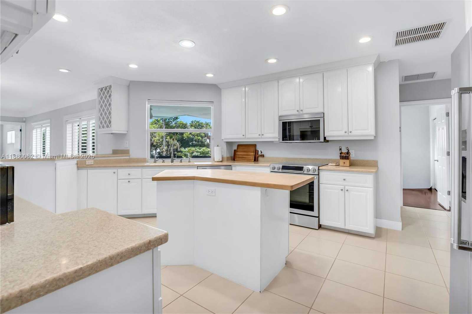 Small Image of 3921 NORTH EAST 31ST AVE, Lighthouse Point Number 23