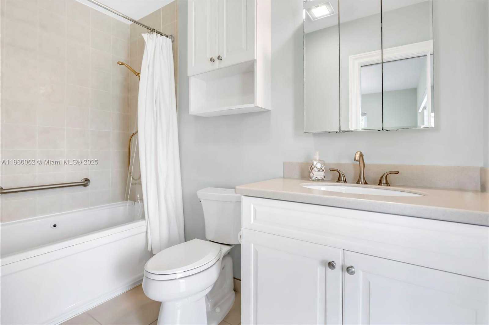 Small Image of 3921 NORTH EAST 31ST AVE, Lighthouse Point Number 29