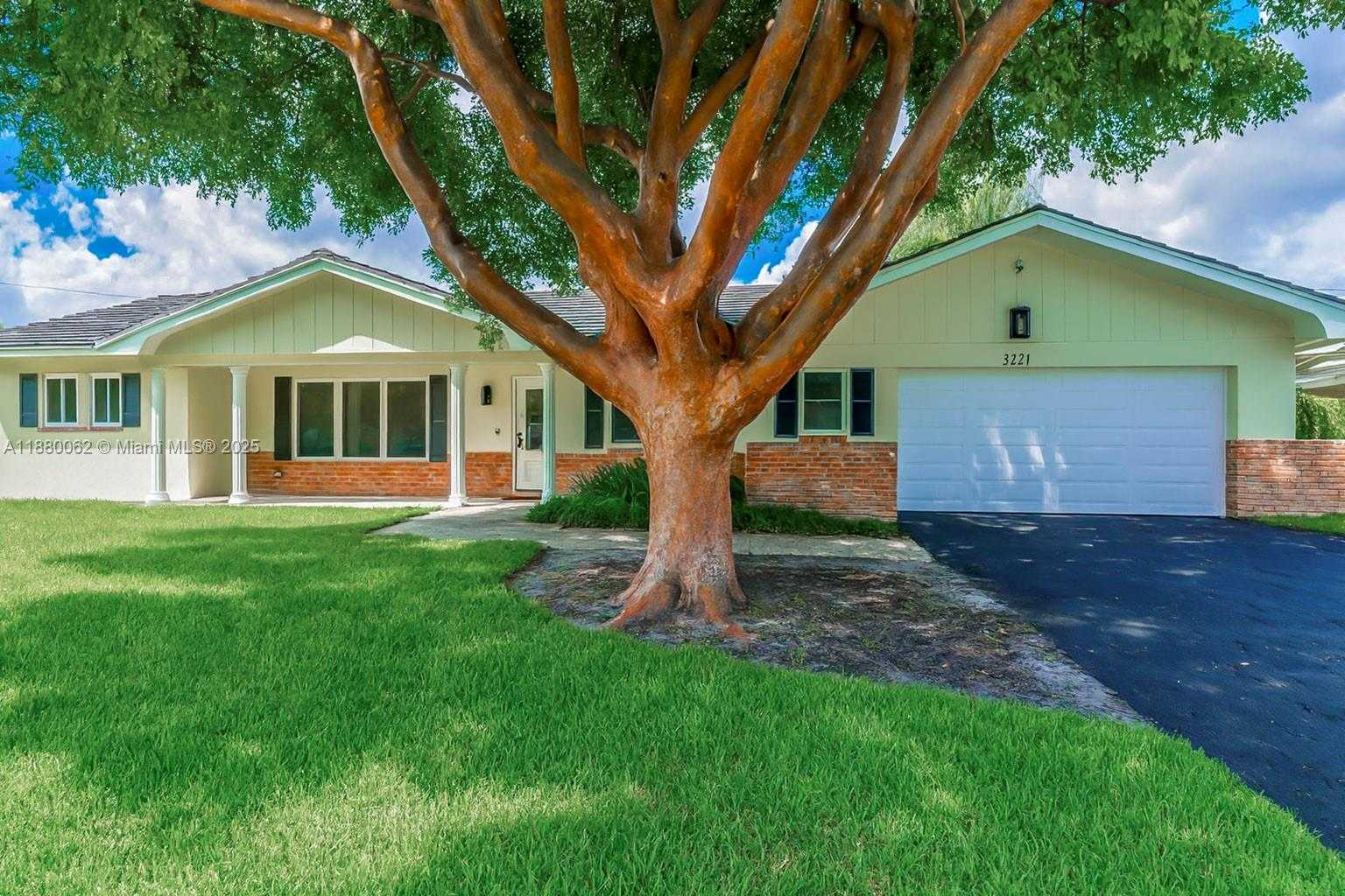 Small Image of 3921 NORTH EAST 31ST AVE, Lighthouse Point Number 3