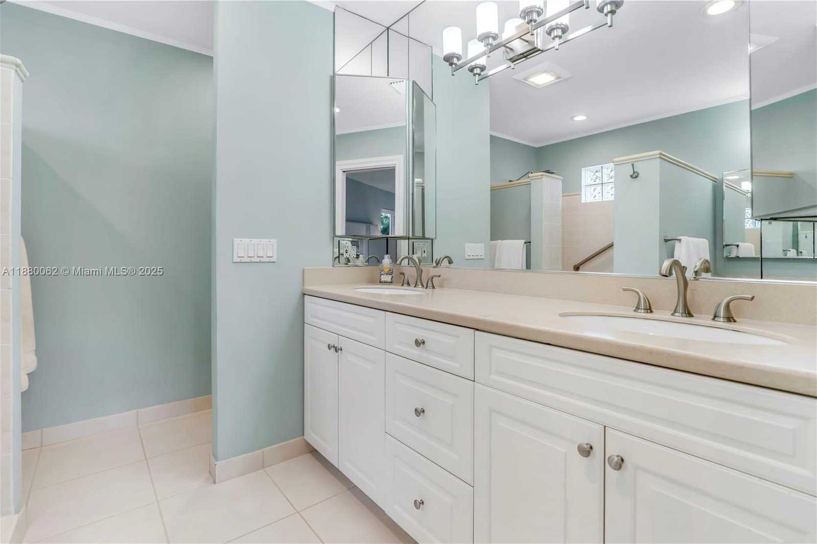 Small Image of 3921 NORTH EAST 31ST AVE, Lighthouse Point Number 36