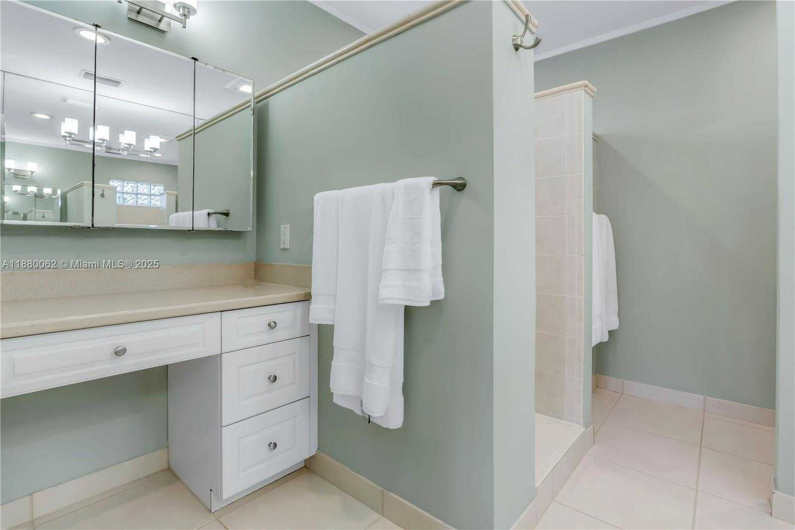 Small Image of 3921 NORTH EAST 31ST AVE, Lighthouse Point Number 37