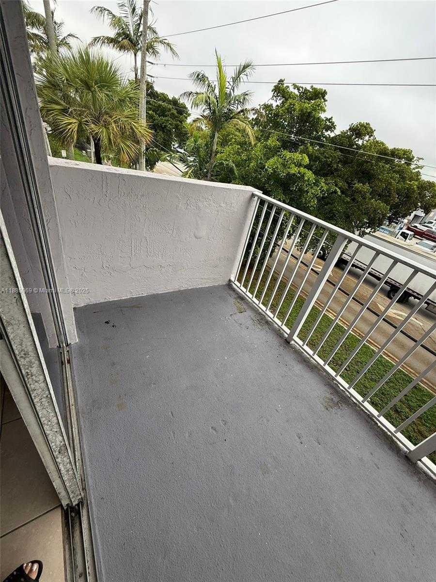 Small Image of 2660 WEST 76TH ST #209, Hialeah Number 2