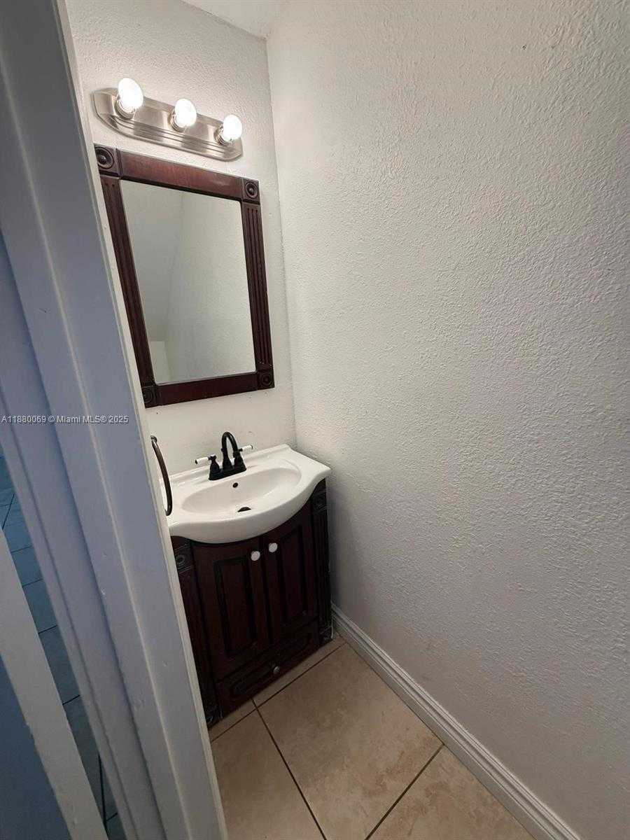 Small Image of 2660 WEST 76TH ST #209, Hialeah Number 3