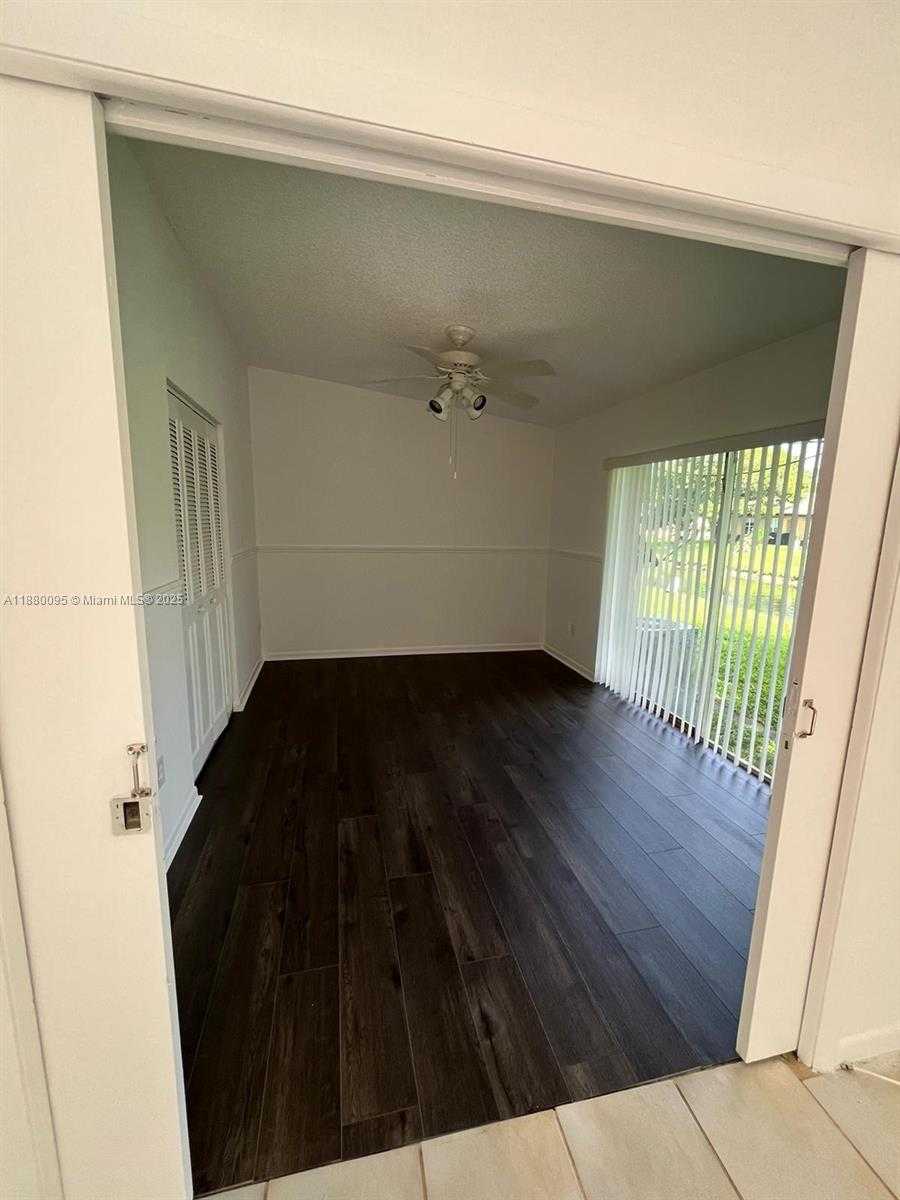 Small Image of 9580 WEST FERN LN #9580, Miramar Number 10