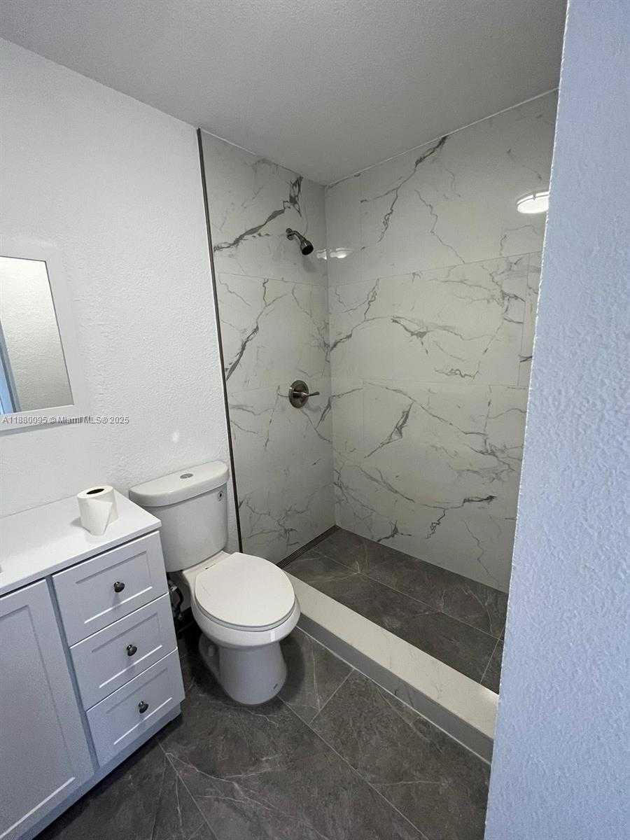 Small Image of 9580 WEST FERN LN #9580, Miramar Number 14