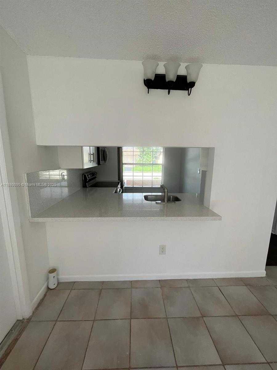 Small Image of 9580 WEST FERN LN #9580, Miramar Number 18