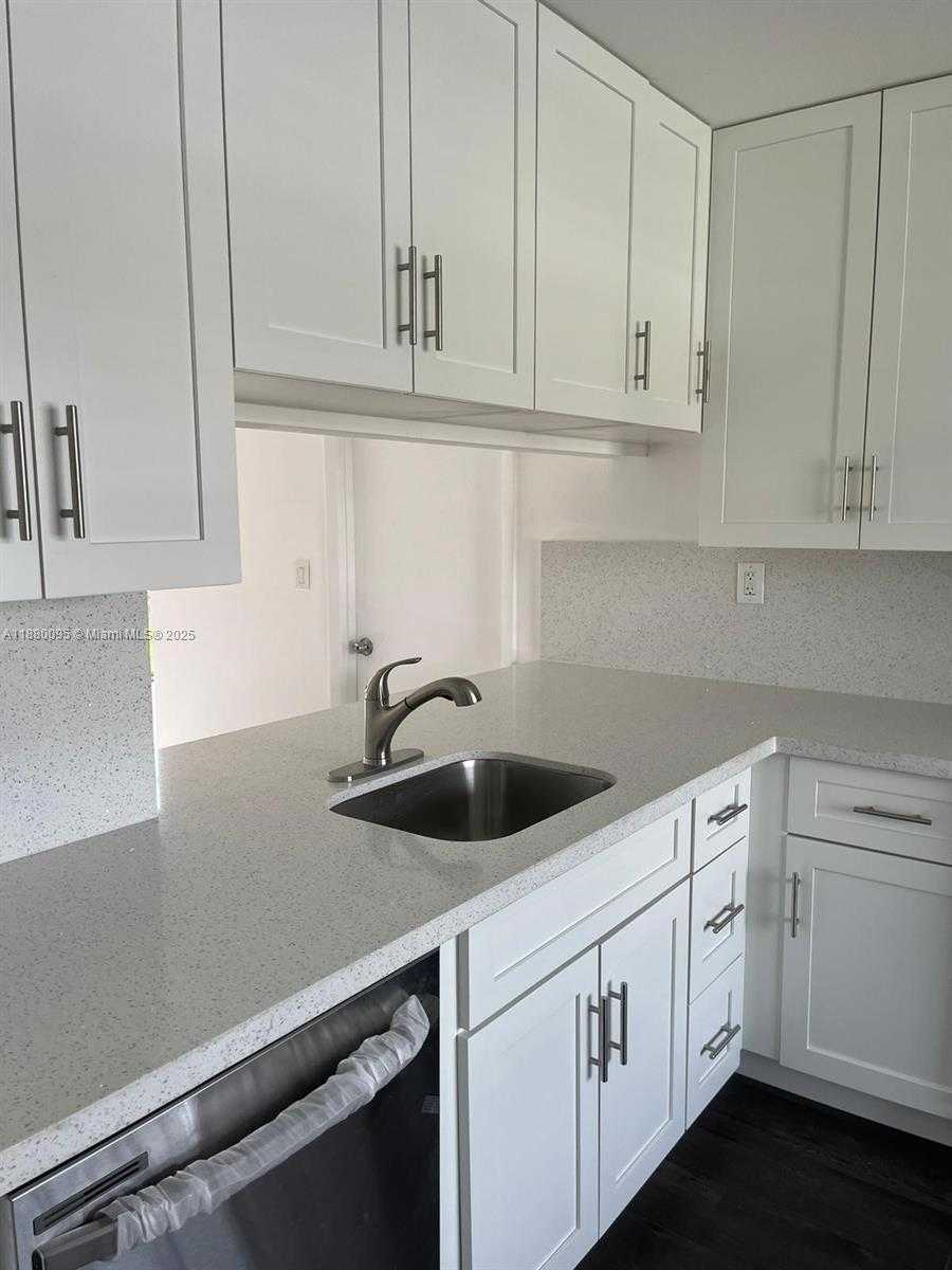Small Image of 9580 WEST FERN LN #9580, Miramar Number 21