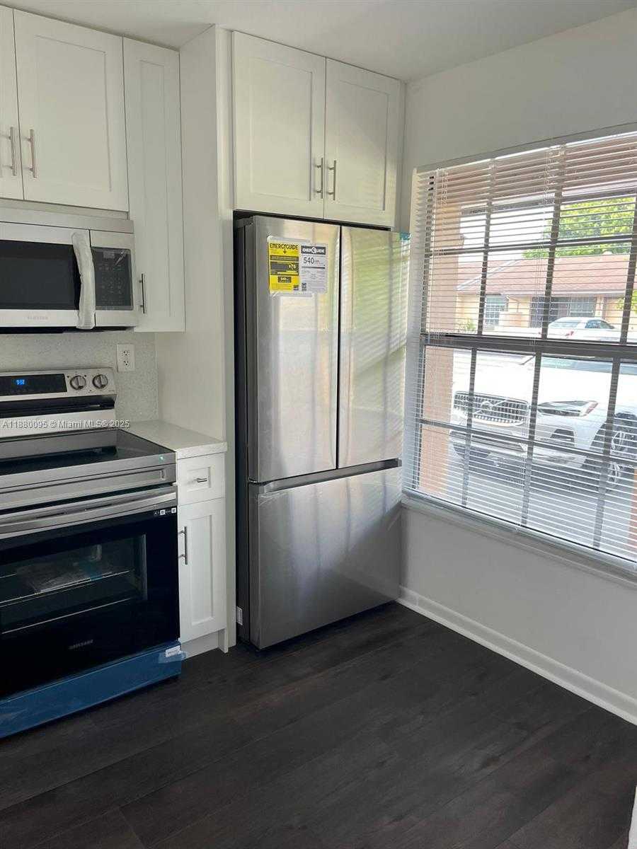 Small Image of 9580 WEST FERN LN #9580, Miramar Number 22