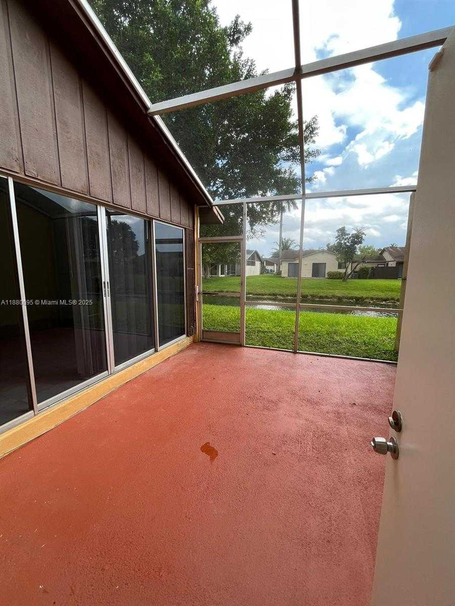 Small Image of 9580 WEST FERN LN #9580, Miramar Number 24