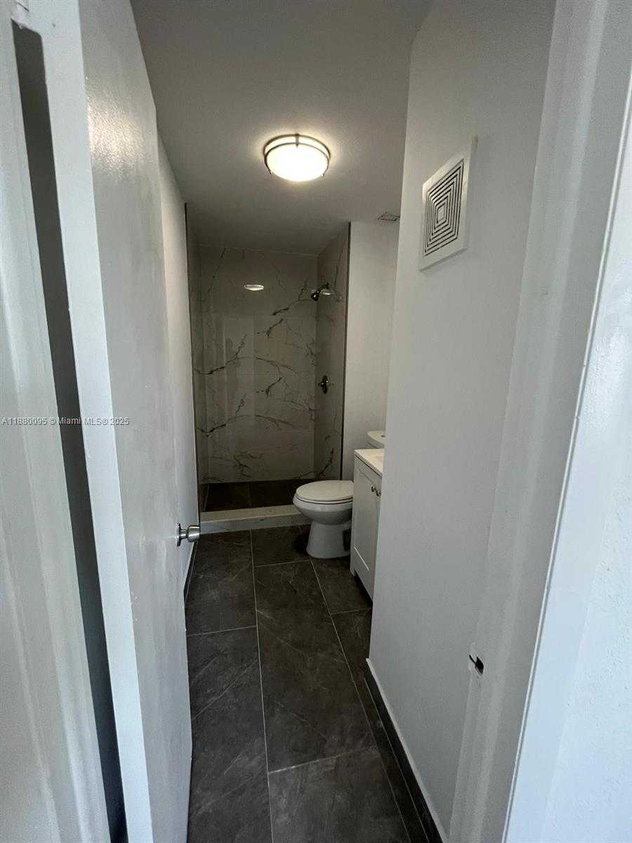 Small Image of 9580 WEST FERN LN #9580, Miramar Number 4