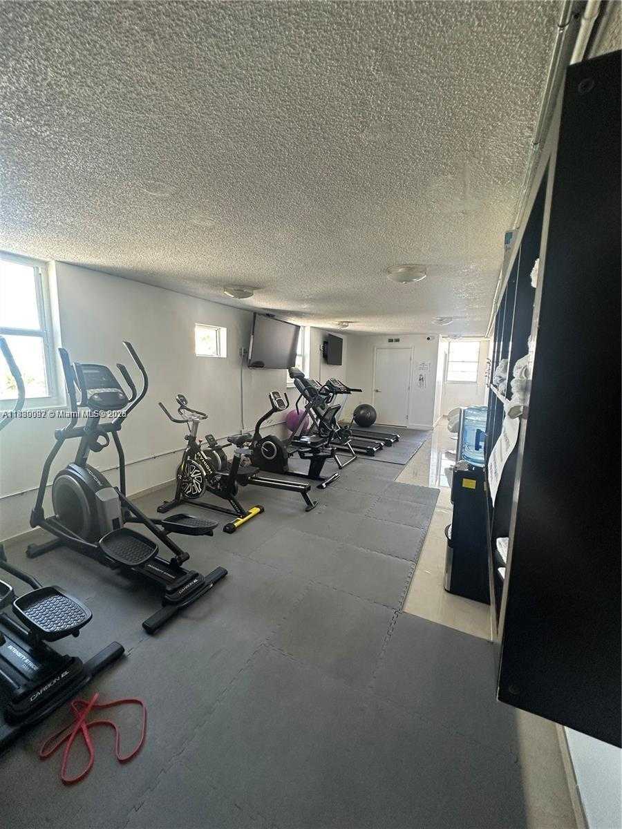Small Image of 720 COLLINS AVE #506, Miami Beach Number 18
