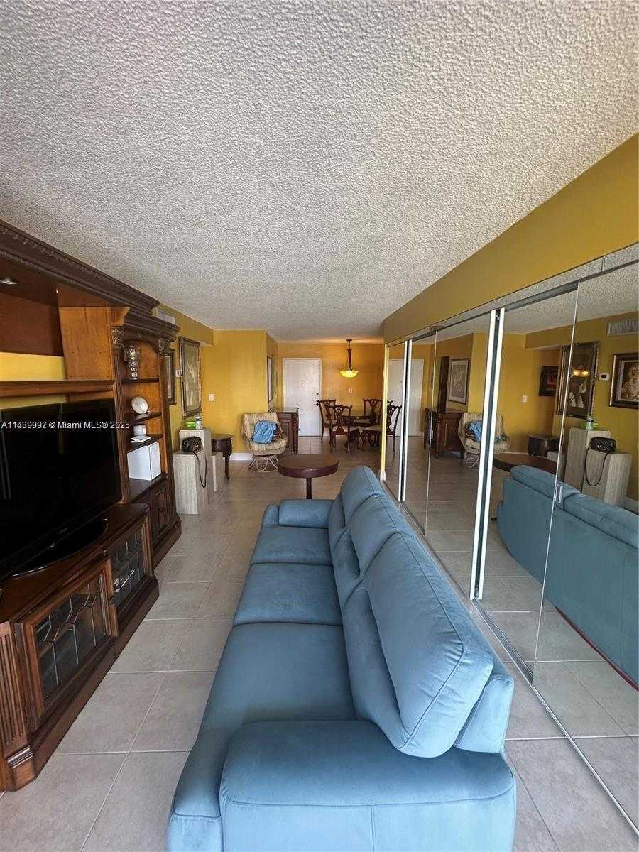 Small Image of 720 COLLINS AVE #506, Miami Beach Number 21