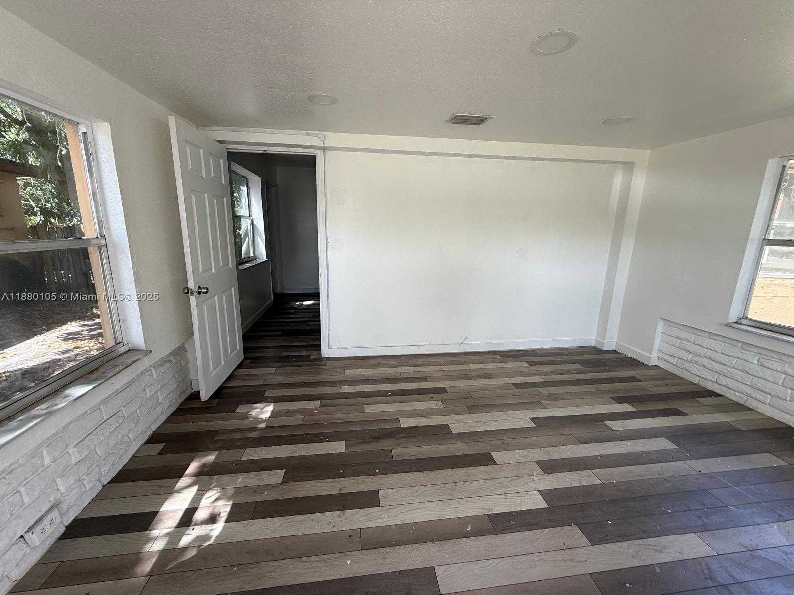 Small Image of 2813 DEWEY ST #A, Hollywood Number 14