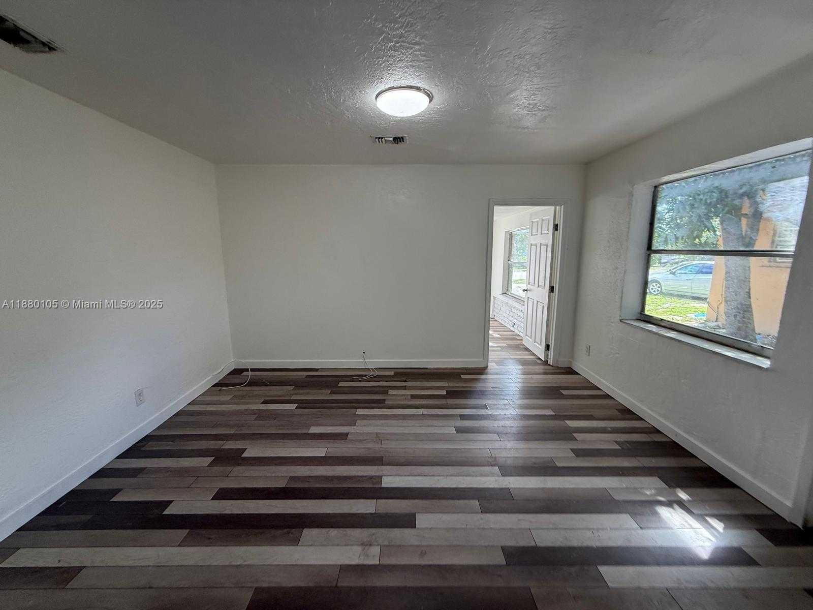 Small Image of 2813 DEWEY ST #A, Hollywood Number 16