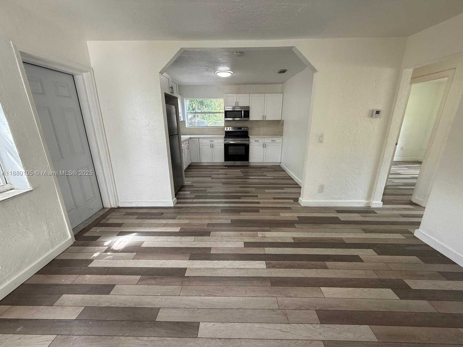 Small Image of 2813 DEWEY ST #A, Hollywood Number 3