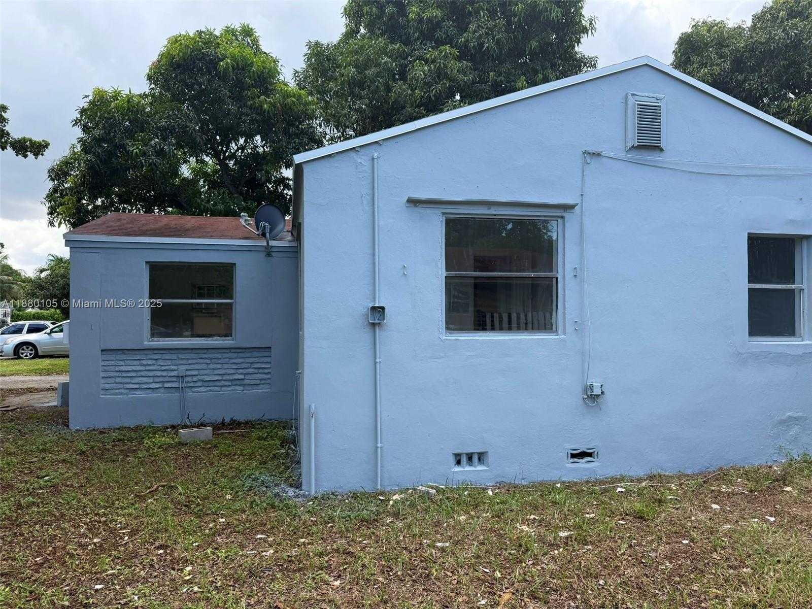 Small Image of 2813 DEWEY ST #A, Hollywood Number 9