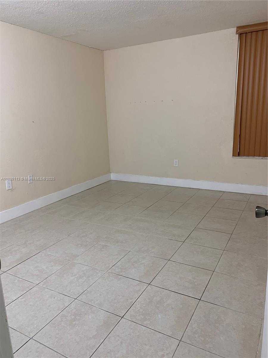 Small Image of 8820 FONTAINEBLEAU BLVD #105, Miami Number 10