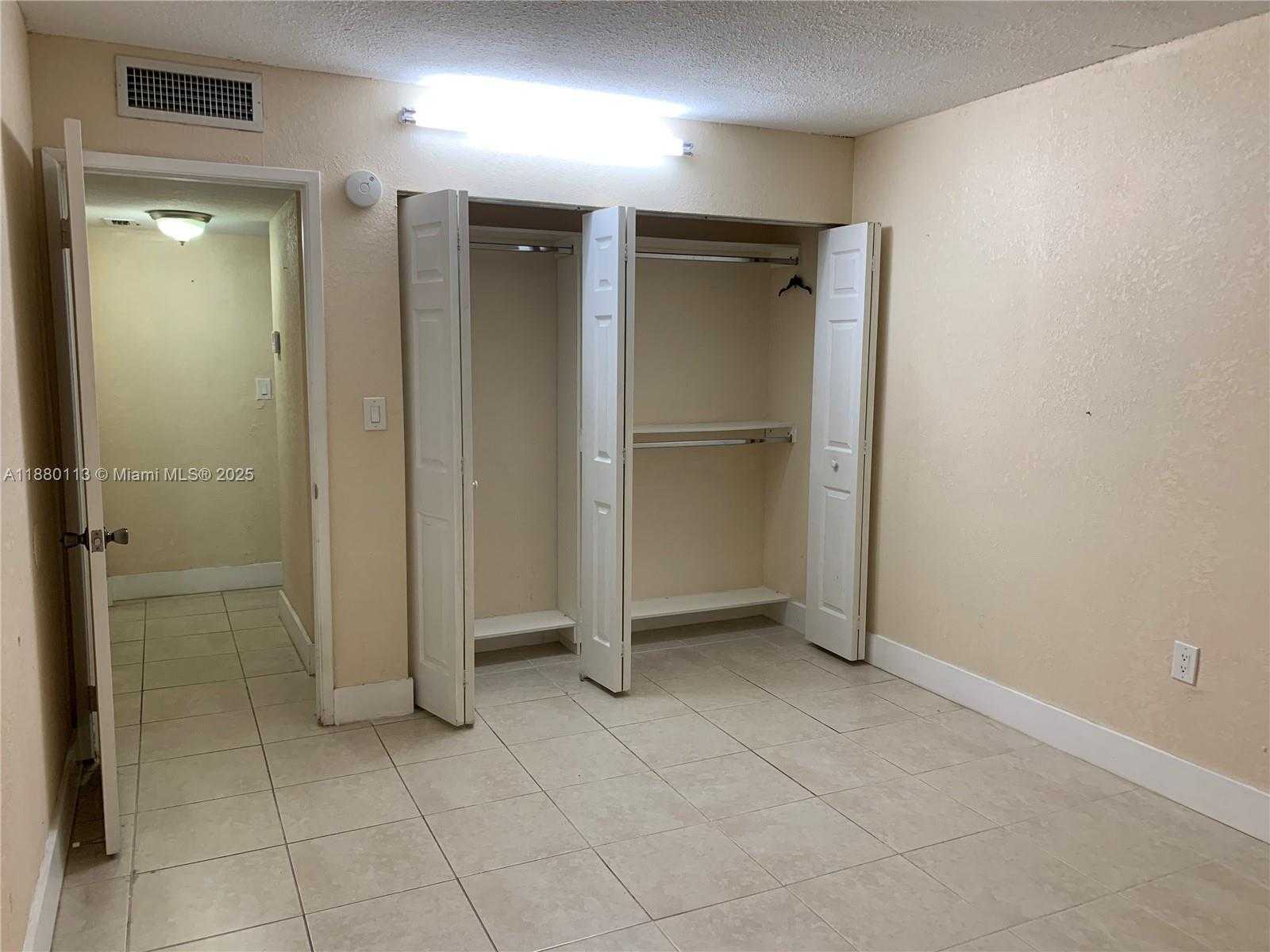 Small Image of 8820 FONTAINEBLEAU BLVD #105, Miami Number 11
