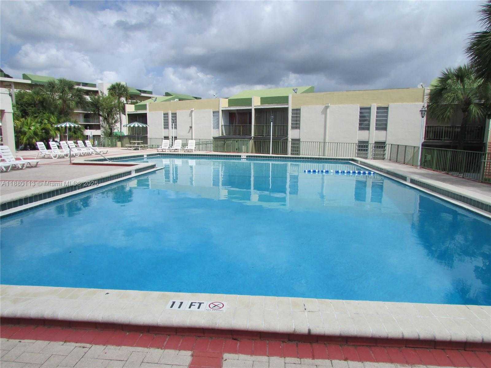 Small Image of 8820 FONTAINEBLEAU BLVD #105, Miami Number 17