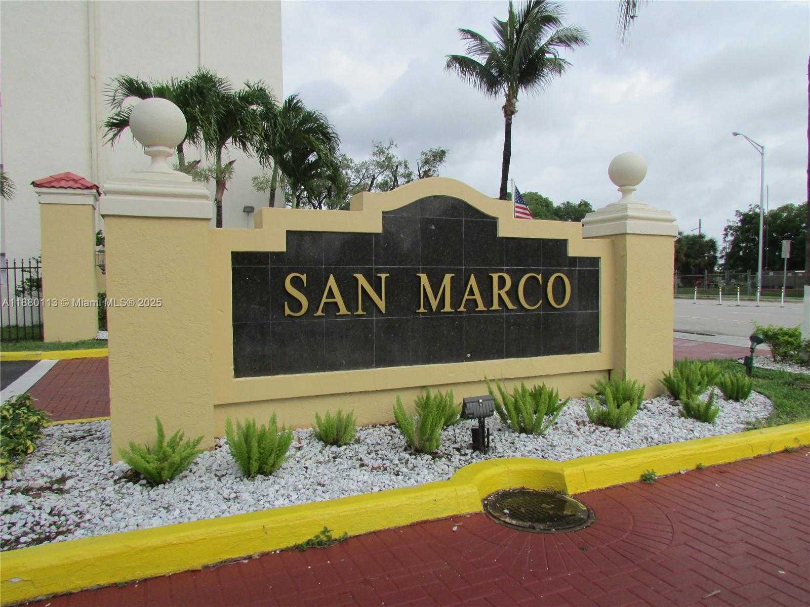 Small Image of 8820 FONTAINEBLEAU BLVD #105, Miami Number 19
